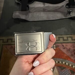 Under Armour Adjustable White/Gray Golf Belt with Silver Buckle